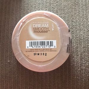 Maybelline Dream Smooth Mousse
